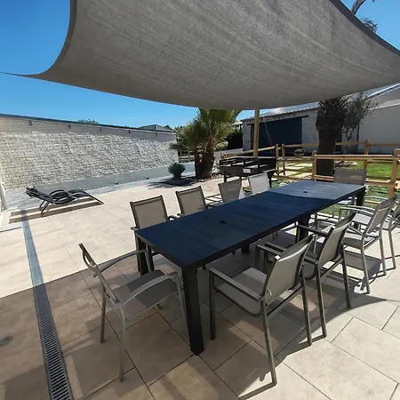 Longere Premium Spa,cinema & Piscine Villa *