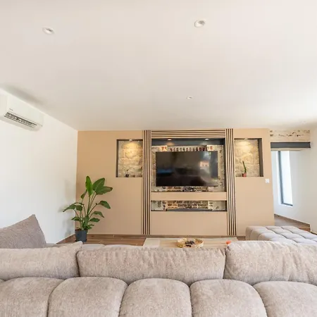Longere Premium Spa,cinema & Piscine Villa