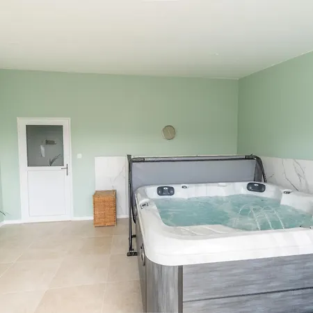 Longere Premium Spa,cinema & Piscine Villa