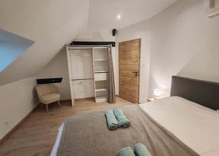 Longere De Charme Renovee - Depaysement Et Verdure *