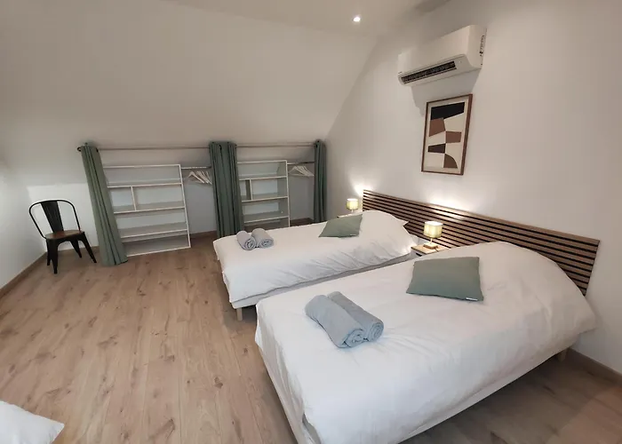 Villa Longère de charme avec Spa, Piscine et Cinéma Brancourt-en-Laonnois